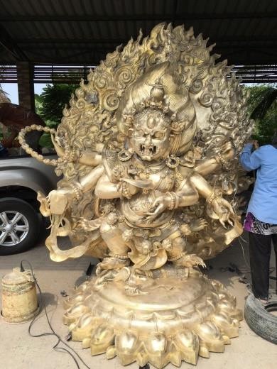 ส่งออกพระพุทธรูปองค์ใหญ่